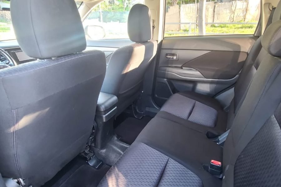 Mitsubishi Outlander Grey (2014)