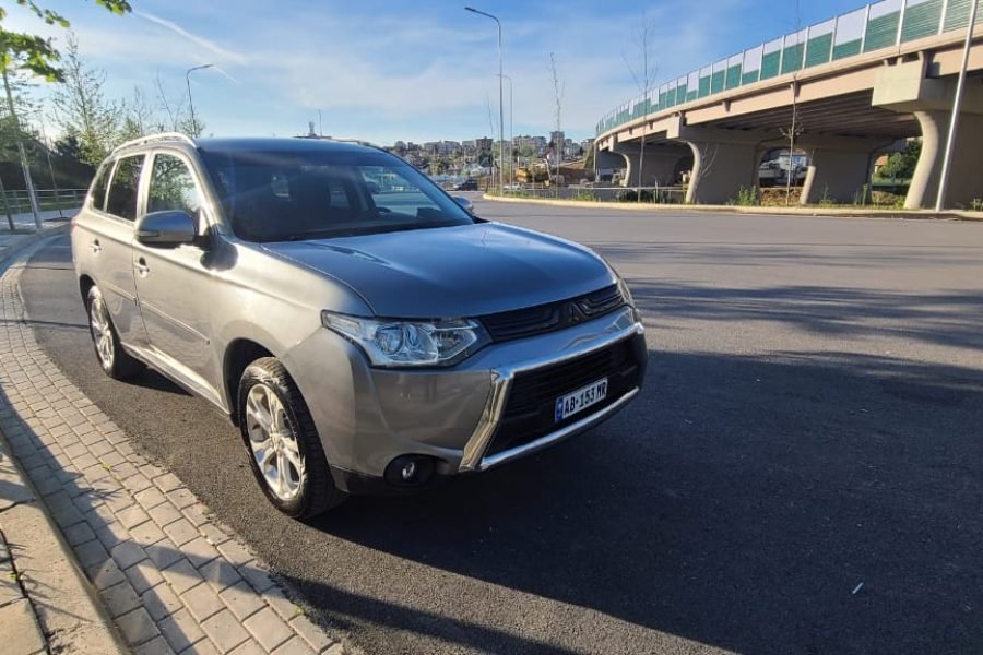 Mitsubishi Outlander Grey (2014)