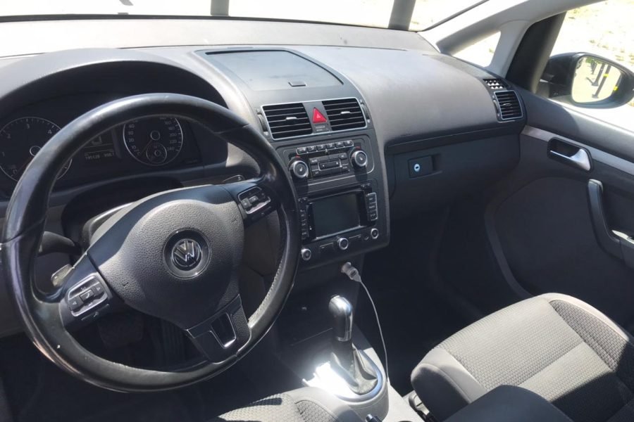 Volkswagen Touran Black (2012)