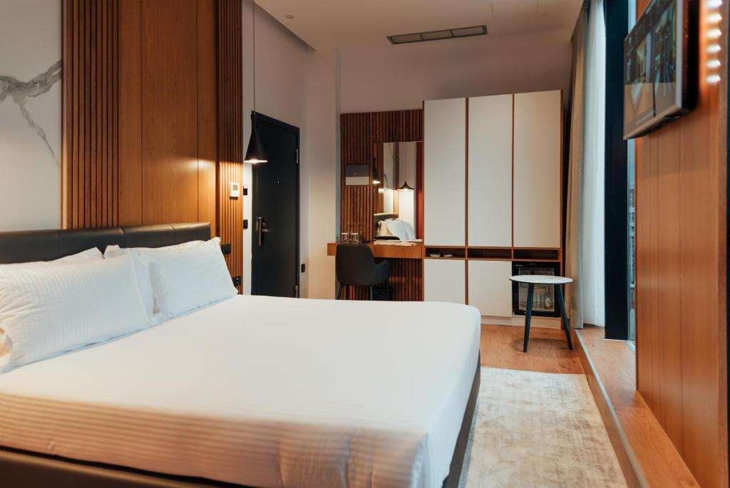 Black Diamond Hotel – Standard Room