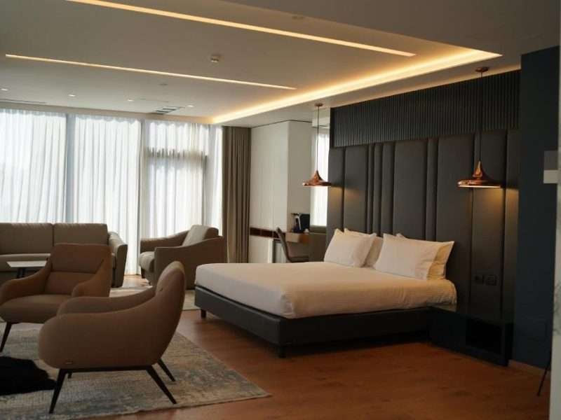 Black Diamond Hotel – Deluxe Room