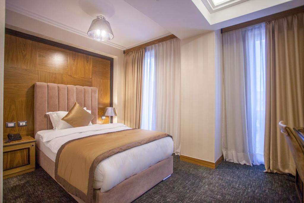 Hotel Colosseo Tirana – Deluxe Room